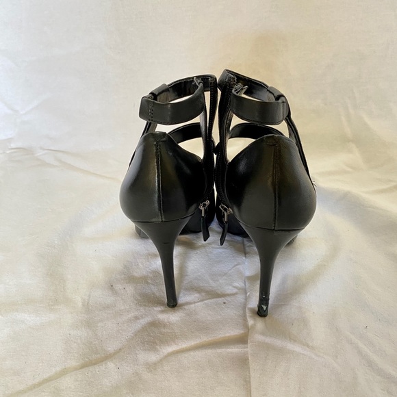 Kenneth Cole Heels - Picture 3 of 4